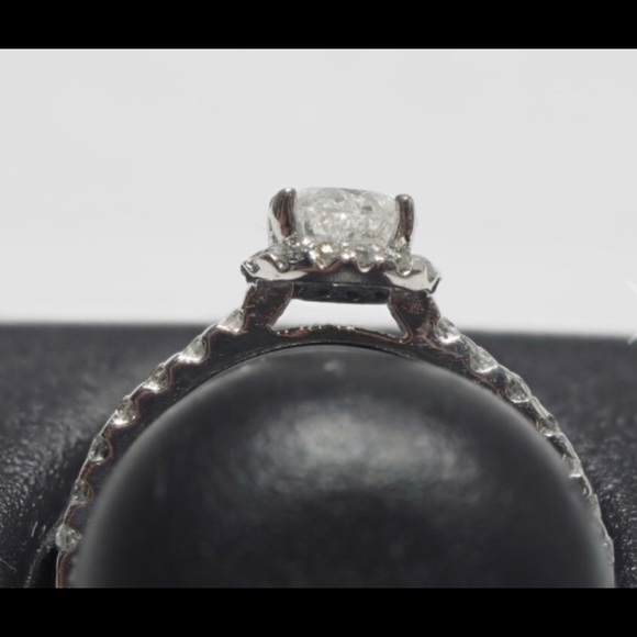 14k White Gold Diamond Halo Ring .50 Carats Bridal - Picture 4 of 5